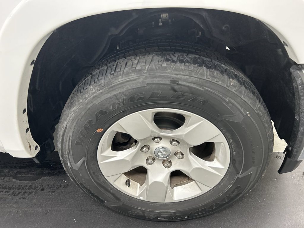 Used 2025 RAM 1500 Big Horn AWD/4WD image 8
