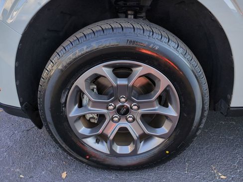 Used 2022 Ford Maverick XLT image 11