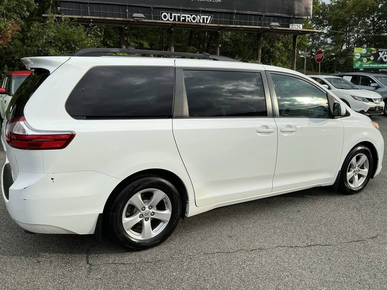Used 2017 Toyota Sienna LE FWD image 5