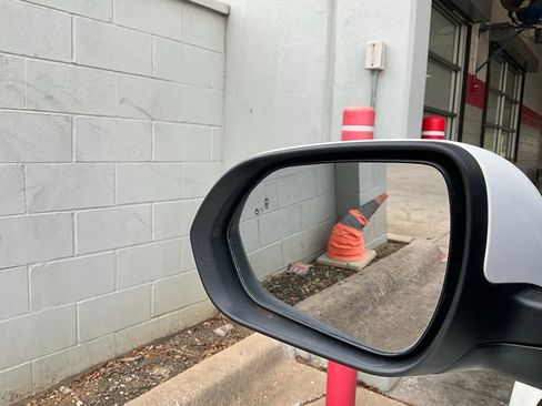 Used 2025 Kia Seltos S image 18