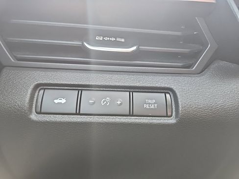 Used 2023 Nissan Altima 2.5 SR w/ SR Premium Package image 13