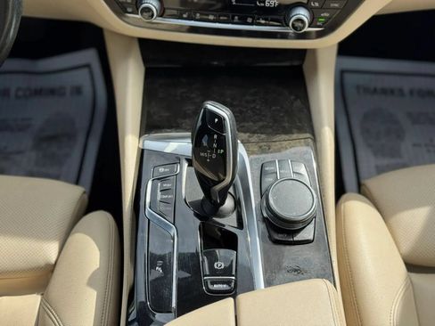 Used 2022 BMW 530i w/ Premium Package RWD image 23