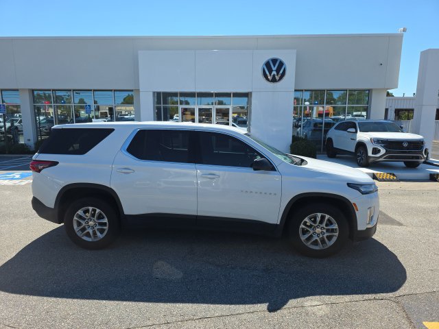 Used 2023 Chevrolet Traverse LS FWD image 3