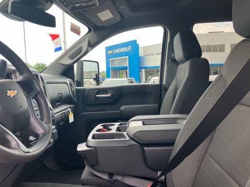 New 2026 Chevrolet Silverado 2500 Custom w/ Custom Value Package AWD/4WD image 10