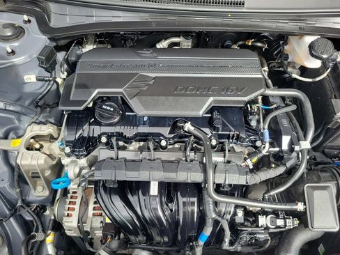 Used 2025 Hyundai Elantra SEL FWD image 27