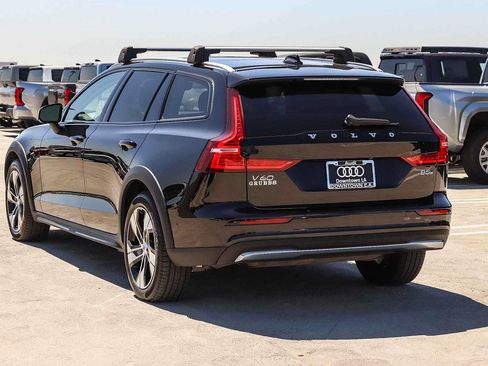 Used 2023 Volvo V60 B5 Cross Country Plus AWD/4WD image 6