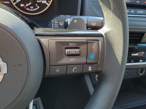 Used 2021 Nissan Rogue SV FWD image 22