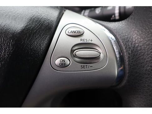 Used 2018 Nissan Murano S image 11