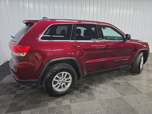 Used 2018 Jeep Grand Cherokee Laredo AWD/4WD image 3