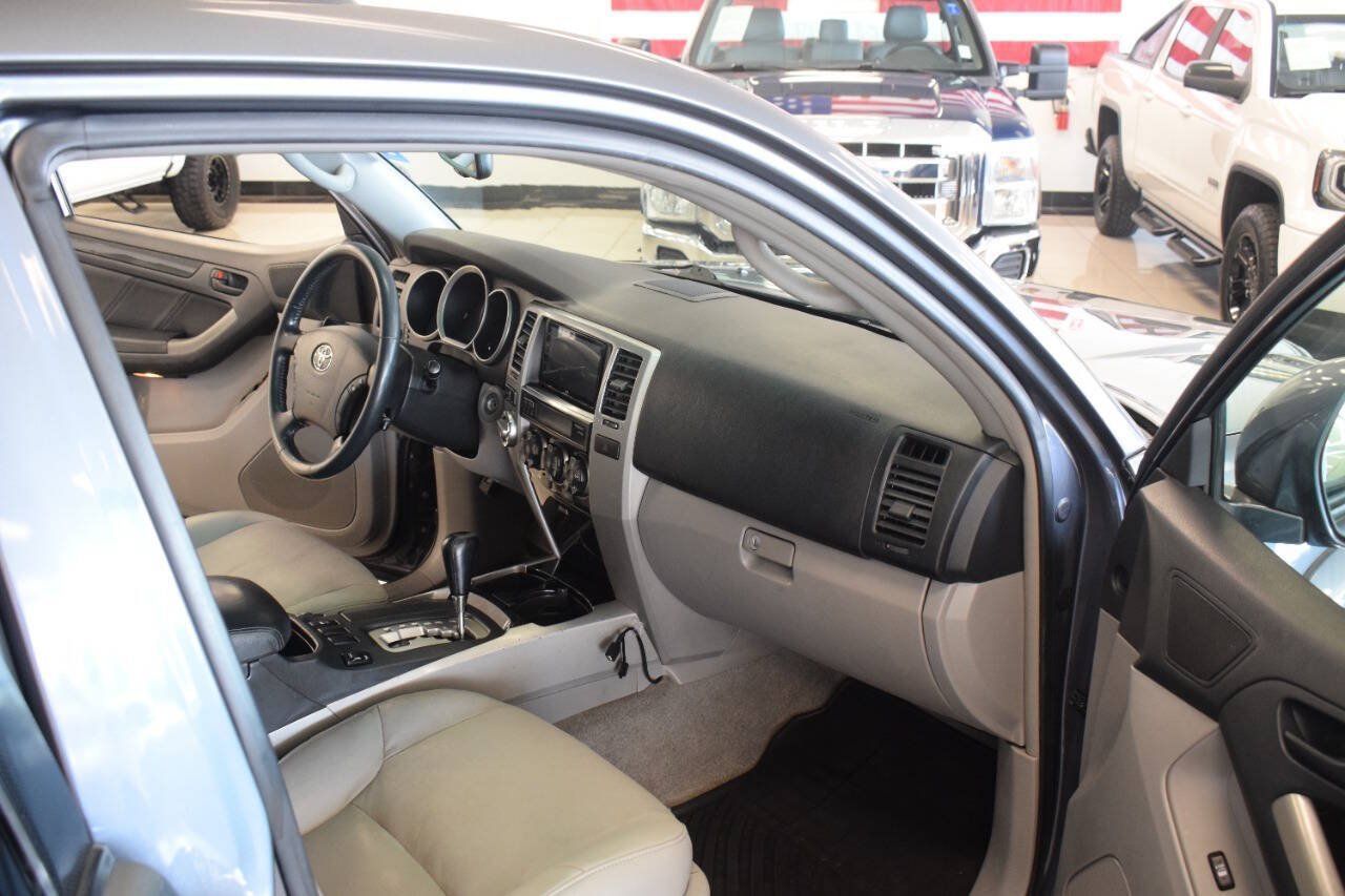 Used 2007 Toyota 4Runner Limited AWD/4WD image 18