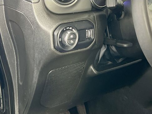Used 2023 Jeep Gladiator Sport AWD/4WD image 10