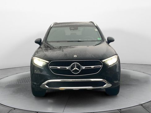 Used 2025 Mercedes-Benz GLC 300 4MATIC image 2