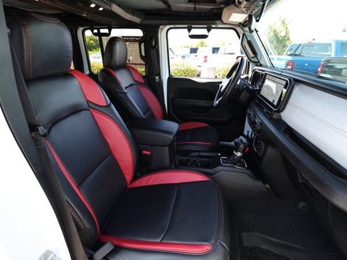 Used 2024 Jeep Wrangler Unlimited Sport AWD/4WD image 25