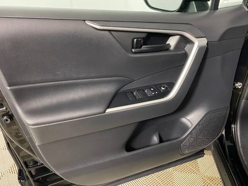 Used 2019 Toyota RAV4 LE w/ All Weather Liner Package AWD/4WD image 20