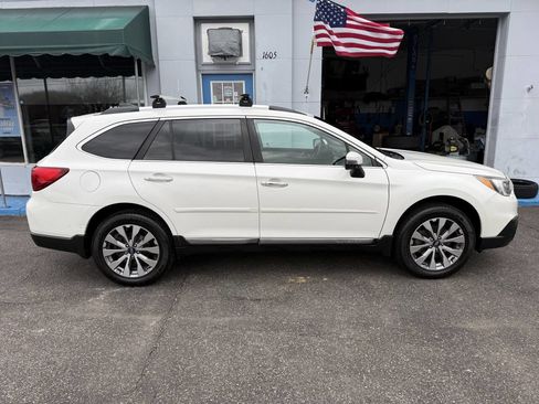 Used 2017 Subaru Outback 2.5i Touring w/ Popular Package #5A image 5