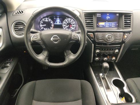 Used 2020 Nissan Pathfinder SV image 22