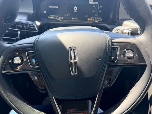 Used 2023 Lincoln Aviator AWD image 22