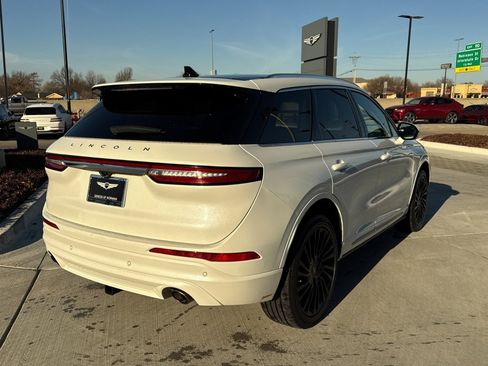 Used 2021 Lincoln Corsair Reserve image 4