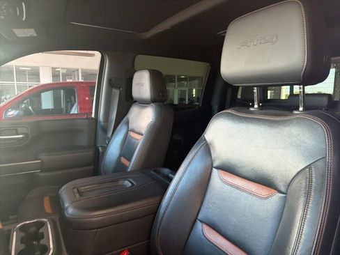 Used 2020 GMC Sierra 1500 AT4 w/ AT4 Premium Package AWD/4WD image 4