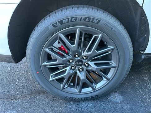 New 2025 Ford Expedition Max Platinum w/ Stealth Performance Package image 13