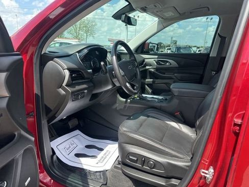 Used 2020 Chevrolet Traverse RS image 32