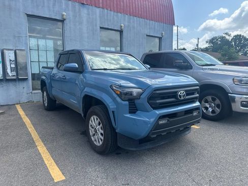 Used 2026 Toyota Tacoma SR5 AWD/4WD image 3