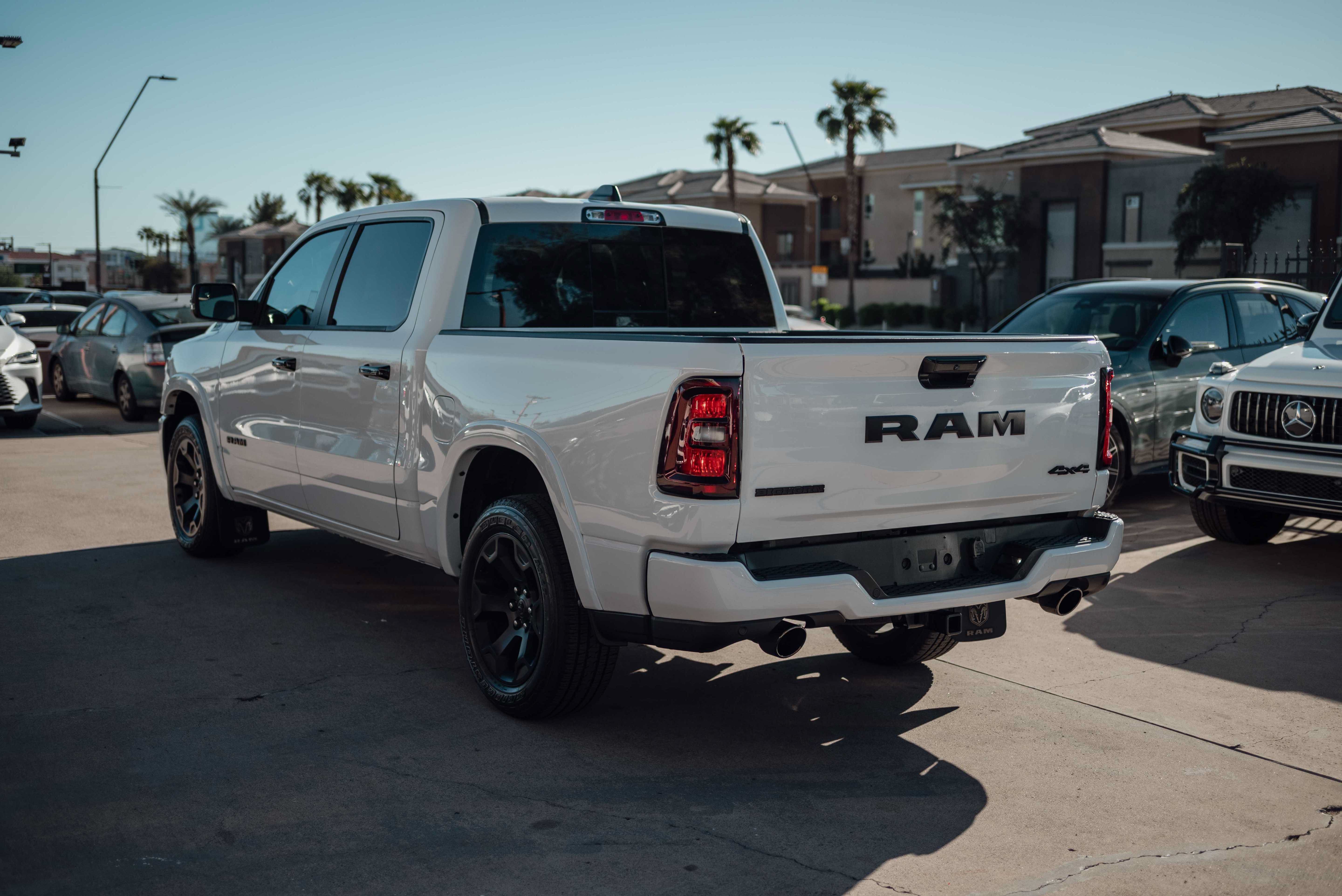 Used 2025 RAM 1500 Big Horn AWD/4WD image 4