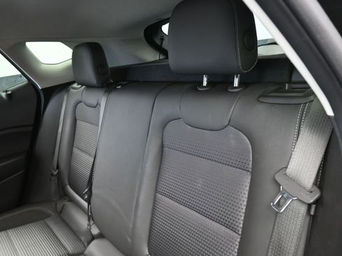 Used 2025 Chevrolet Trax LT w/ Driver Confidence Package image 27