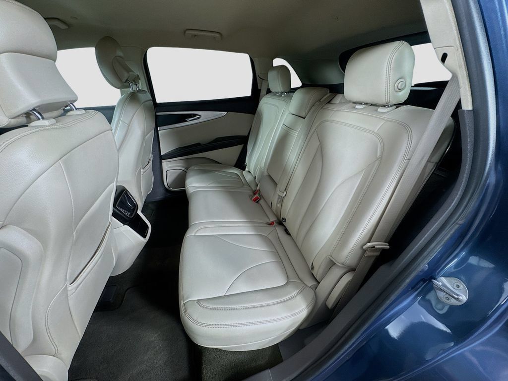 Used 2019 Lincoln Nautilus Premier AWD/4WD image 28