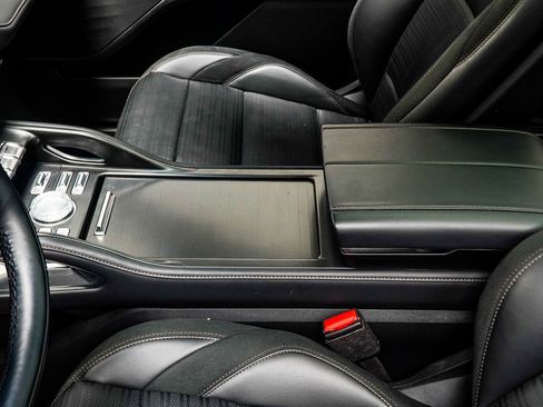 Used 2024 Lincoln Nautilus Reserve w/ Equipment Group 202A image 20