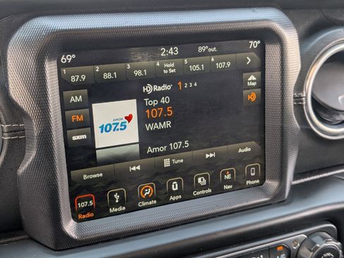 Used 2018 Jeep Wrangler Unlimited Sahara AWD/4WD image 22
