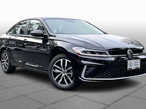 New 2026 Volkswagen Jetta SE image 2