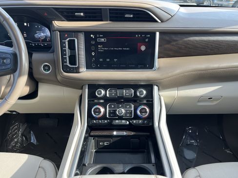 Used 2022 GMC Yukon Denali AWD/4WD image 27