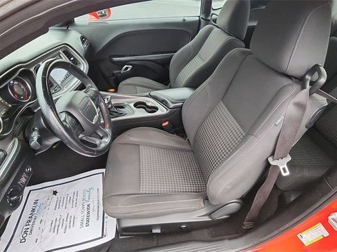 Used 2019 Dodge Challenger SXT image 15