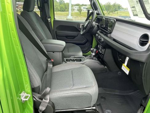 New 2025 Jeep Gladiator Sport image 26