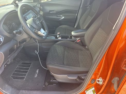 Used 2023 Nissan Kicks SV FWD image 6