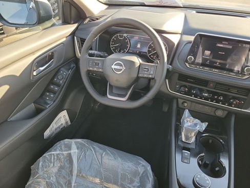 New 2026 Nissan Rogue SV AWD/4WD image 15