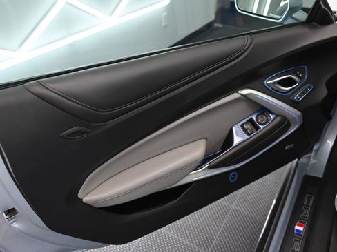 Used 2018 Chevrolet Camaro SS RWD image 18