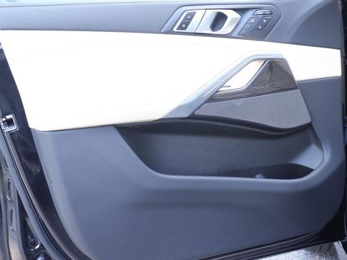 Used 2022 BMW X6 M50i AWD/4WD image 9