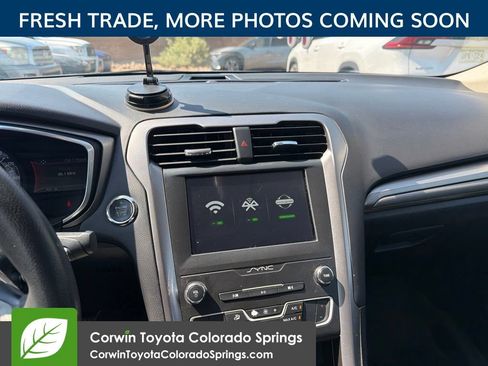 Used 2020 Ford Fusion SE FWD image 9