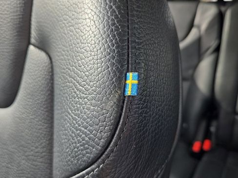 Used 2021 Volvo XC90 T6 Momentum w/ Climate Package image 23