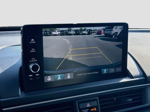 Used 2025 Honda Pilot EX-L image 15