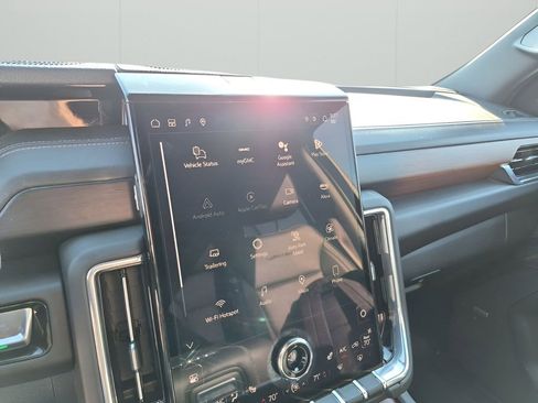 Certified 2025 GMC Yukon Denali image 39