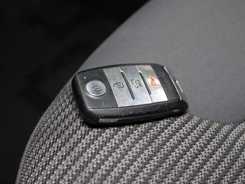 Used 2018 Kia Niro LX FWD image 12