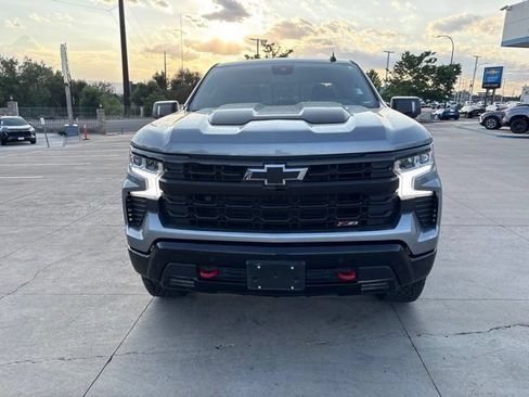 Used 2024 Chevrolet Silverado 1500 LT Trail Boss w/ LT Trail Boss Premium Package AWD/4WD image 2