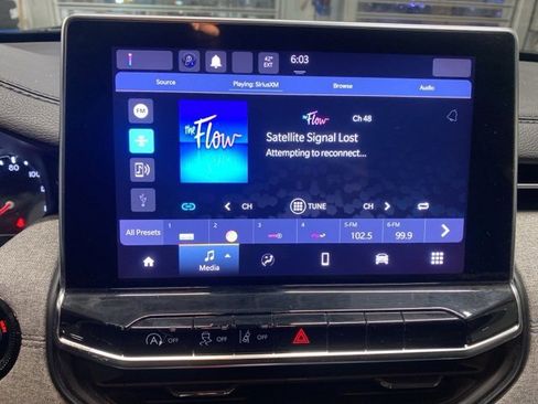 Used 2023 Jeep Compass Latitude image 17