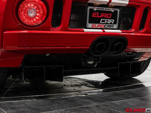 Used 2005 Ford GT RWD image 21