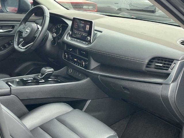 Used 2023 Nissan Rogue SV w/ SV Premium B Package FWD image 26