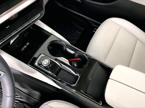 Certified 2025 Buick Envision Avenir AWD/4WD image 17