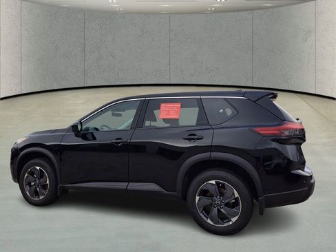 Used 2026 Nissan Rogue SV image 7